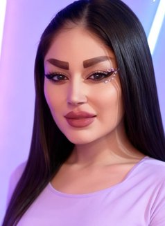 Coco - escort in Beirut Photo 10 of 12
