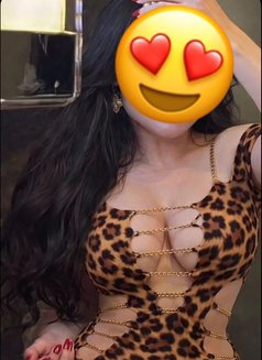 Coco - escort in Riyadh Photo 1 of 2