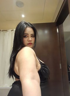 Coco - escort in Abu Dhabi Photo 12 of 18