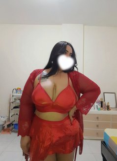 Coco - puta in Abu Dhabi Photo 13 of 15