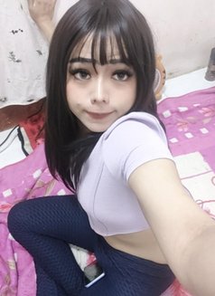 Coco - Transsexual escort in Dubai Photo 3 of 17