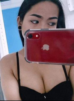 Coco - Transsexual escort in Dubai Photo 9 of 17