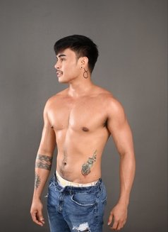 Asian Top Rated FuckerXxx - Male escort in Singapore Photo 7 of 28