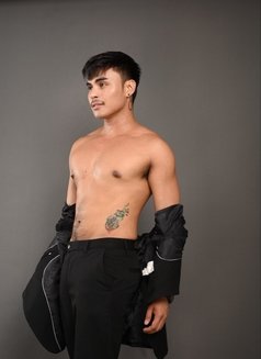 Asian Top Rated FuckerXxx - Male escort in Singapore Photo 24 of 28