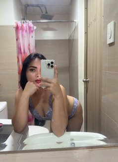 Coleen - escort in Makati City Photo 7 of 13