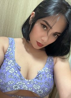 Coleen - escort in Makati City Photo 8 of 13