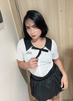 Coleen - escort in Makati City Photo 12 of 13