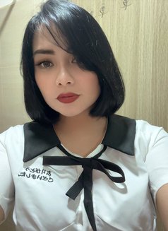 Coleen - escort in Makati City Photo 13 of 13