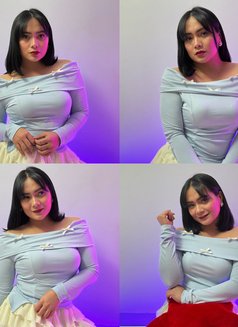 Coleen - escort in Makati City Photo 16 of 17