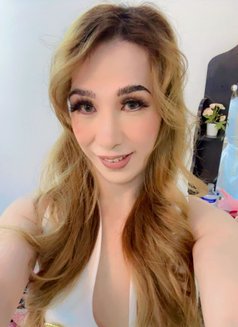 Coleen - Transsexual escort in Ajmān Photo 8 of 10