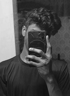 College Boy - Male escort in New Delhi Photo 1 of 1