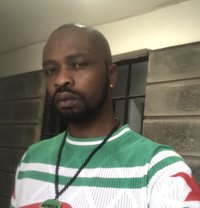 Collins - masseur in Nairobi