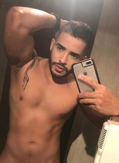 Colombian Guy - Male escort in Shanghai Photo 3 of 15