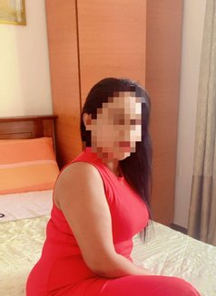 Colombo _ Negombo escort - puta in Colombo Photo 2 of 10