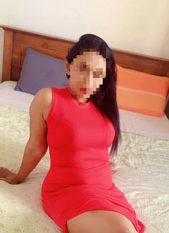 Colombo _ Negombo escort - puta in Colombo Photo 3 of 10