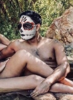 Colombo Stallion - Male escort in Colombo Photo 3 of 5