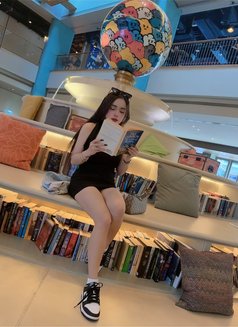 Come and get me daddy - escort in Dubai Photo 5 of 12