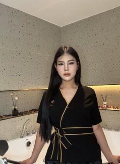 Come Fuck Karina - Transsexual escort in Abu Dhabi Photo 4 of 4