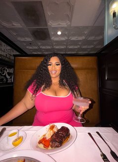 Visiting OCT 24-27 Huge Breasts BBW - escort in Frankfurt Photo 13 of 18