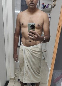 Companion for Queens - Acompañante masculino in Chennai Photo 7 of 7