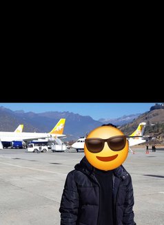 companion only for real meet - Acompañante masculino in Kolkata Photo 3 of 3