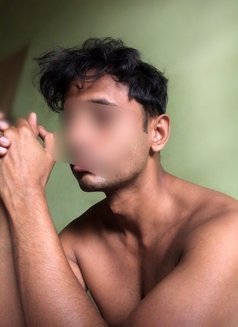 Companionship for Ladies - Male escort in Colombo Photo 3 of 4