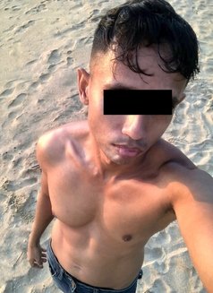 Companionship For Ladies - Male escort in Colombo Photo 8 of 9