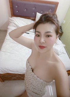 Miu Miu - puta in Chennai Photo 3 of 3