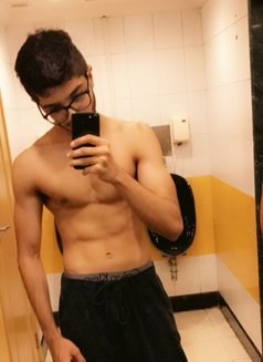 Connor, 6inch - Male escort in Mumbai Photo 2 of 4