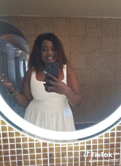 Constan - escort in Kathmandu Photo 1 of 2