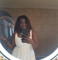 Constan - escort in Kathmandu