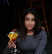 Cont Divya Vip Escorts High Profile Only - puta in Bangalore Photo 1 of 5