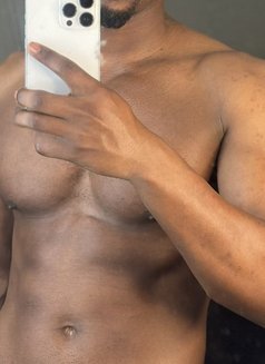 Coochiecreamer - Male escort in Nairobi Photo 1 of 7