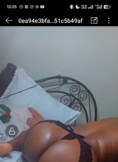 Cookie - puta in Nairobi Photo 2 of 3