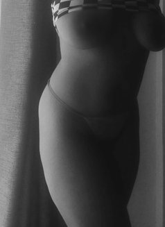 Cookie - escort in Nairobi Photo 2 of 4