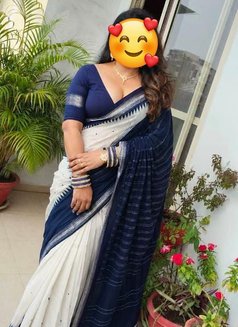 Cool Housewife for meet🥀cam - escort in New Delhi Photo 12 of 18