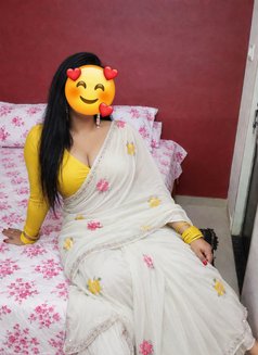 Cool Housewife for meet🥀cam - escort in New Delhi Photo 14 of 18