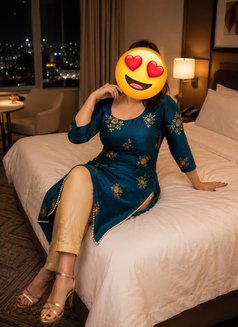 Cool Housewife for Meet🥀cam - escort in New Delhi Photo 1 of 16