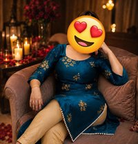 Cool Housewife for Meet🥀cam - escort in New Delhi