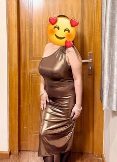 Cool Housewife for Meet🥀cam - escort in New Delhi Photo 9 of 16