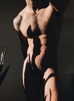 Cool Max - Male escort in İstanbul Photo 1 of 6