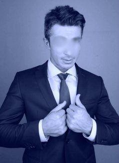 Cool Max - Male escort in İstanbul Photo 8 of 9