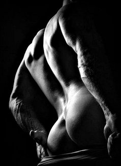 Cool Max - Male escort in İstanbul Photo 9 of 9