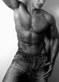 Cool Max - Male escort in İstanbul Photo 10 of 10