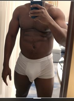 Coolblaqking - Male escort in Dubai Photo 8 of 8