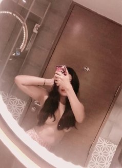 *Nidhi*Goa girl (Cam service) - puta in Hyderabad Photo 13 of 17