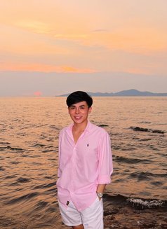 CopTer - Transsexual escort in Al Ain Photo 11 of 14