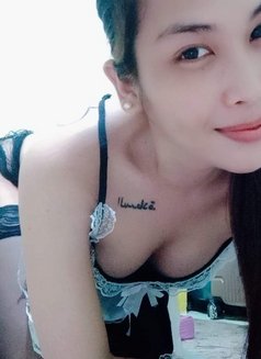 Corazon - Transsexual escort in Singapore Photo 8 of 9