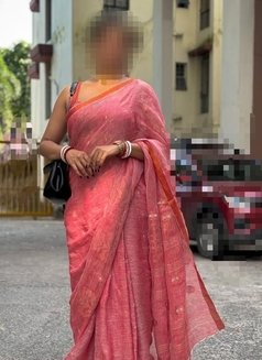 Sexy Independent Corporate Girl - puta in Pune Photo 2 of 3