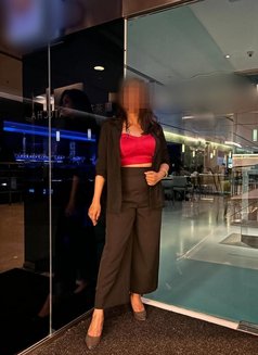 Corporate Sexy Independent Girl Gfe - puta in Pune Photo 3 of 5